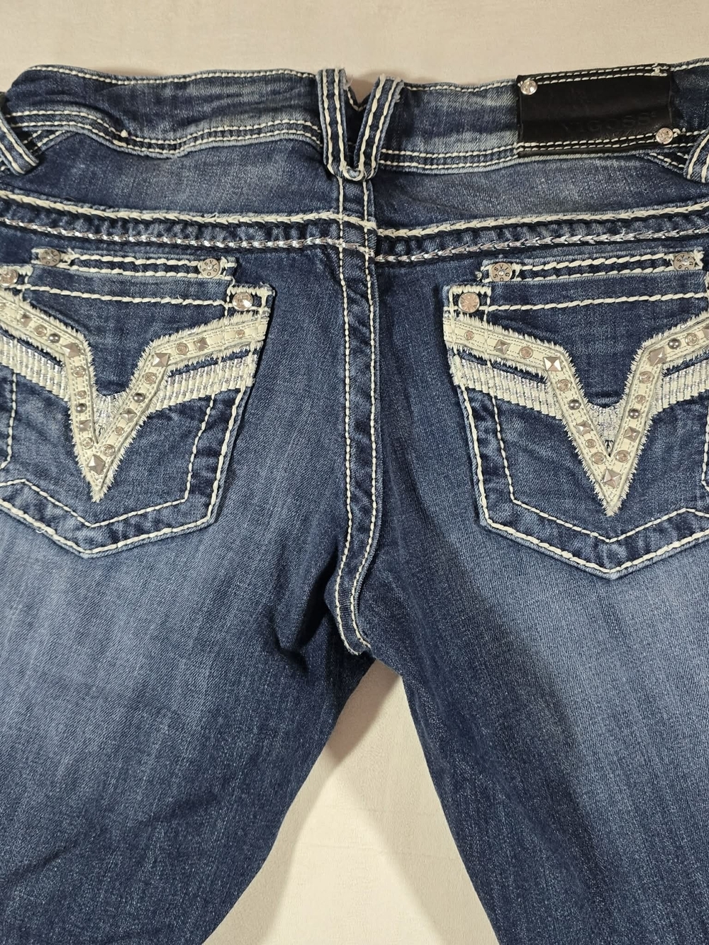 Vigoss The Dublin Slim Bootcut Jeans Size 5 Embellished Pockets Distressed
